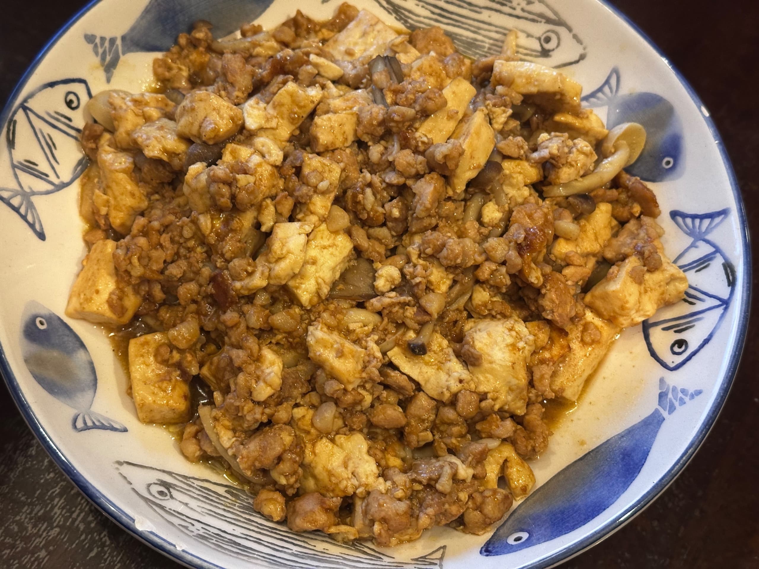 Curry minced pork with tofu and mushrooms