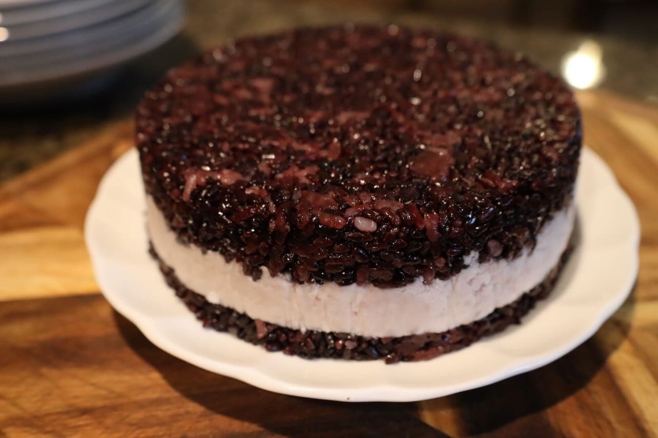 Taro Paste and Glutinous Rice Cake 紫米芋泥糕 - Image 2